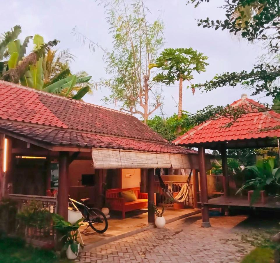 Отель Al-Shifa Healing House Lombok Гили-Эйр Экстерьер фото